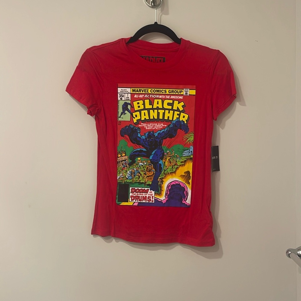 Graphic tee